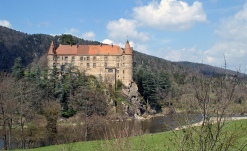Замок Лавут-Полиньяк (Франция)