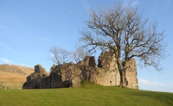 Замок Пендрагон (Англия), руины которого