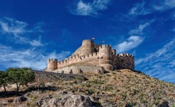 Замок Бьяр (Испания)